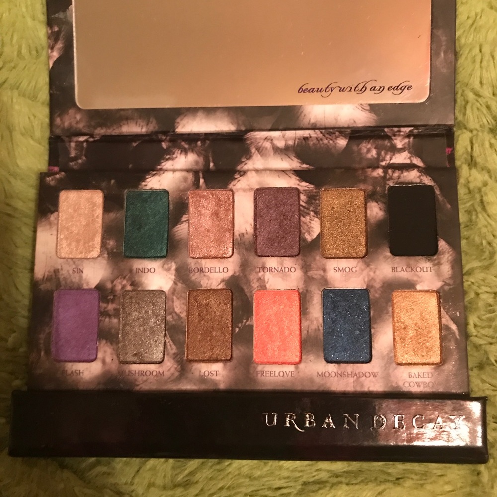 🌸Make Offer🌸 Urban Decay Shadow Box